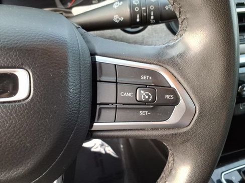 Used 2024 Jeep Compass Latitude w/ Sun and Sound Group AWD/4WD image 38