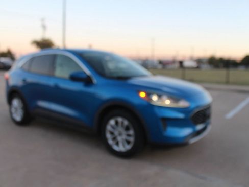 Used 2020 Ford Escape SE image 4