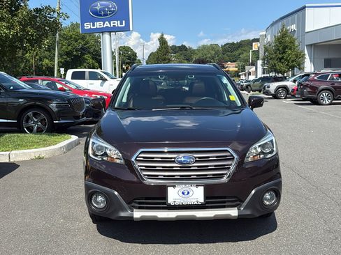Used 2017 Subaru Outback 3.6R Touring AWD/4WD image 4