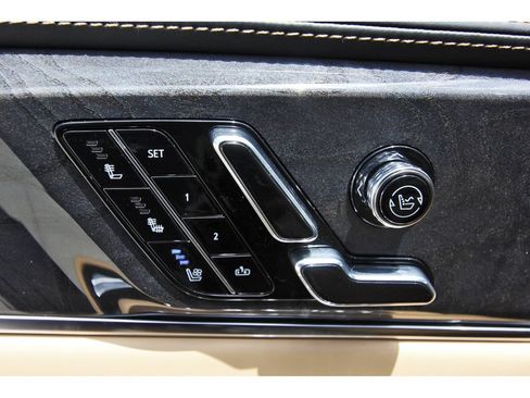 New 2026 Cadillac Escalade IQ Sport 2 w/ LPO, ONYX Package AWD/4WD image 22