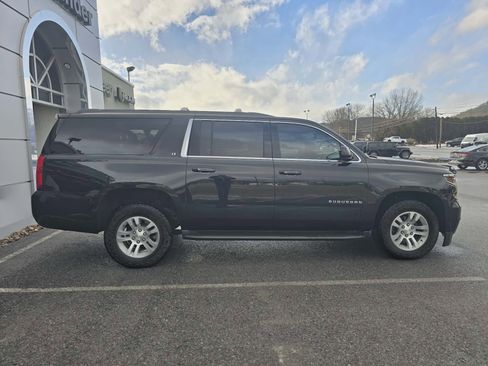 Used 2018 Chevrolet Suburban LT w/ Luxury Package image 2