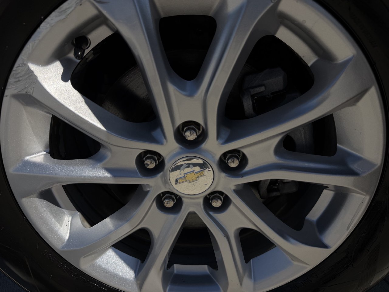 Used 2020 Chevrolet Equinox LT FWD image 9