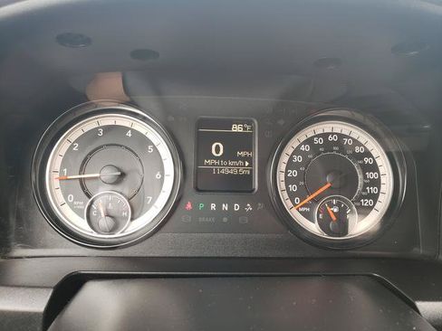 Used 2018 RAM 1500 Express AWD/4WD image 32