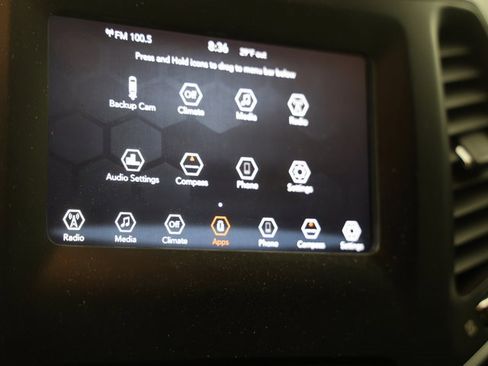 Used 2019 Jeep Cherokee Latitude Plus image 7