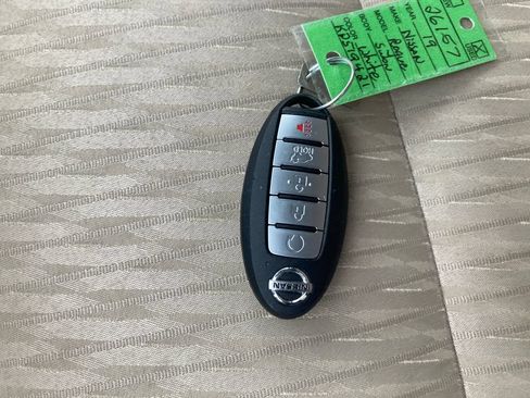 Used 2019 Nissan Rogue SV AWD/4WD image 36