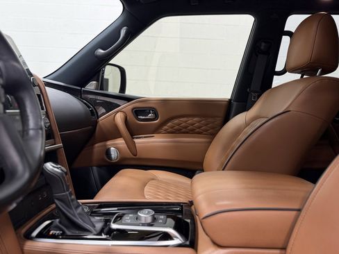 Used 2024 INFINITI QX80 Sensory image 21