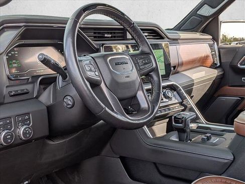 Used 2024 GMC Sierra 1500 Denali Ultimate image 9
