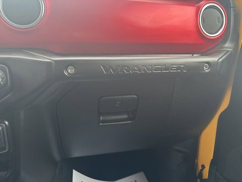 Used 2021 Jeep Wrangler Rubicon image 21