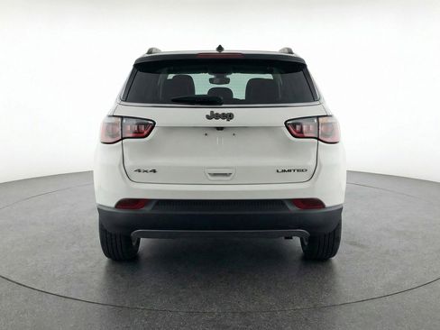 Used 2025 Jeep Compass Latitude AWD/4WD image 7
