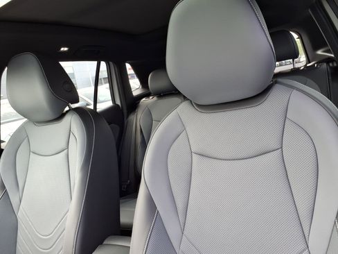 New 2026 Volkswagen Tiguan SE R-Line image 9