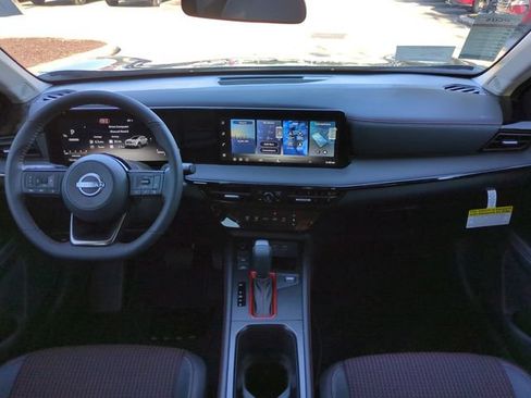 New 2026 Nissan Kicks SR FWD image 13