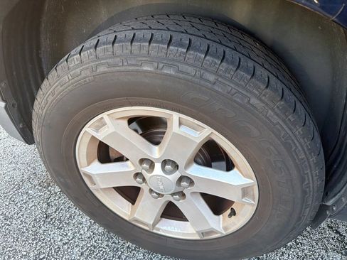 Used 2015 GMC Acadia SLE FWD image 8