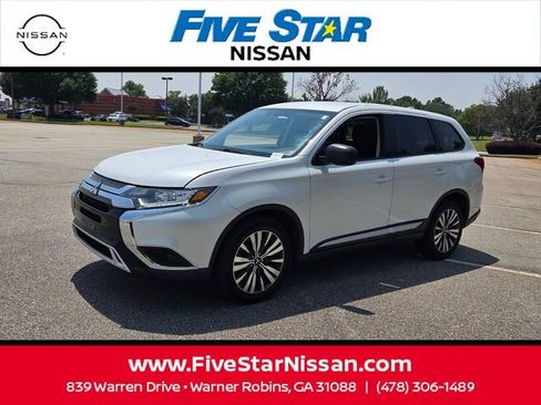 Used 2020 Mitsubishi Outlander ES FWD image 3