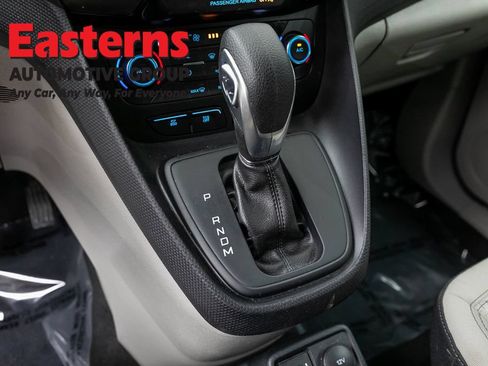Used 2022 Ford Transit Connect XLT FWD image 12