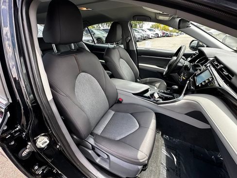 Used 2019 Toyota Camry LE FWD image 13