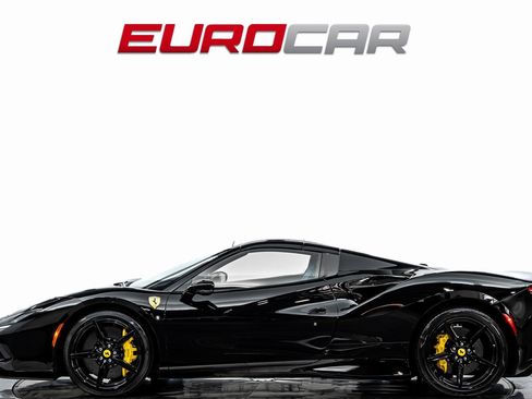 Used 2022 Ferrari F8 Tributo image 3