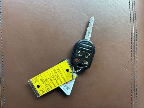 Used 2016 Ford F250 Platinum w/ FX4 Off-Road Package image 32