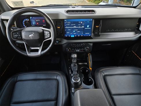 Used 2023 Ford Bronco Badlands image 13