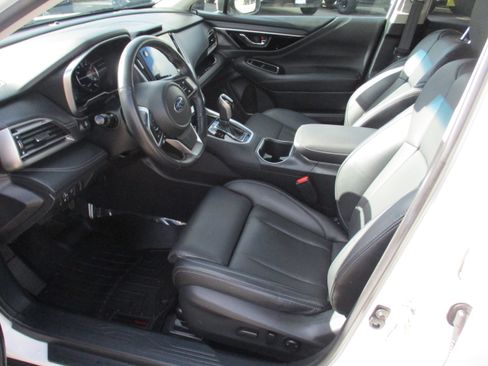 Used 2020 Subaru Outback Limited image 12