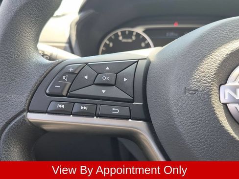 Used 2025 Nissan Altima 2.5 SV FWD image 14