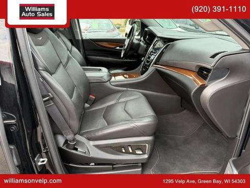 Used 2020 Cadillac Escalade ESV Luxury w/ Escalade Sport Edition AWD/4WD image 19