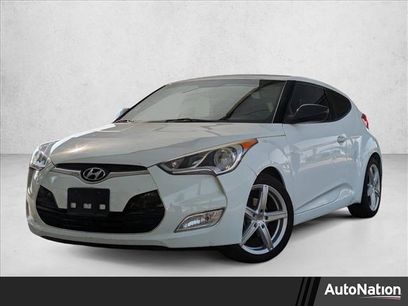 Used 2014 Hyundai Veloster w/ Style Package 02