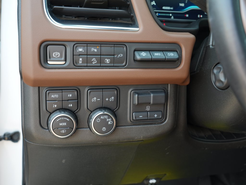 Used 2022 Chevrolet Suburban High Country AWD/4WD image 16