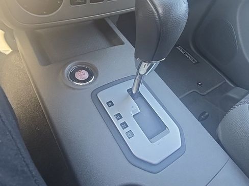 Used 2020 Nissan Frontier SV w/ Midnight Edition Floor Mats image 16