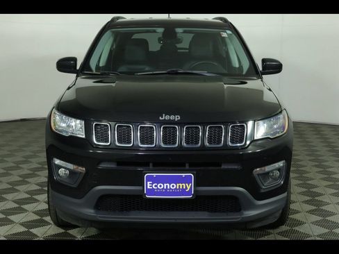 Used 2018 Jeep Compass Latitude w/ Popular Equipment Group AWD/4WD image 17