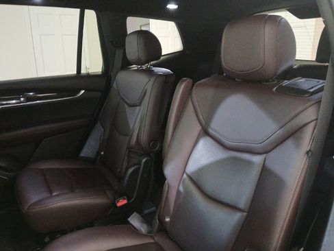 Used 2022 Cadillac XT6 Premium Luxury w/ Technology Package AWD/4WD image 16