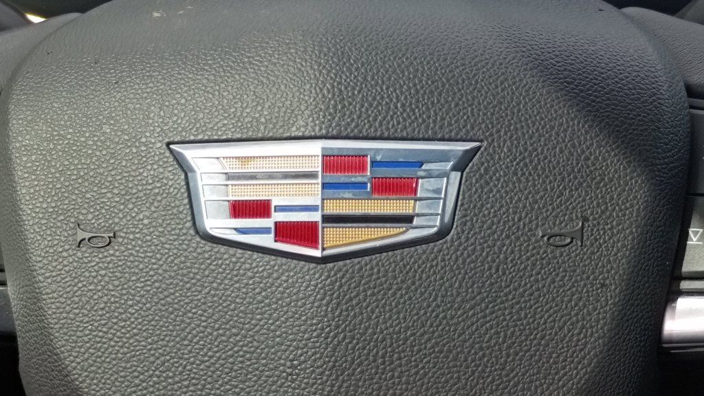 Used 2023 Cadillac XT4 Premium Luxury FWD image 27