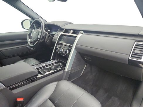 Used 2020 Land Rover Discovery HSE image 25