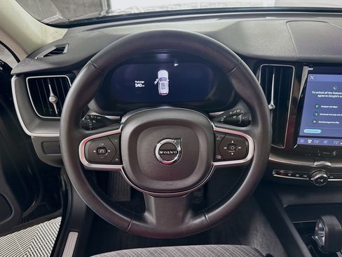 Used 2023 Volvo XC60 B5 Core AWD/4WD image 15