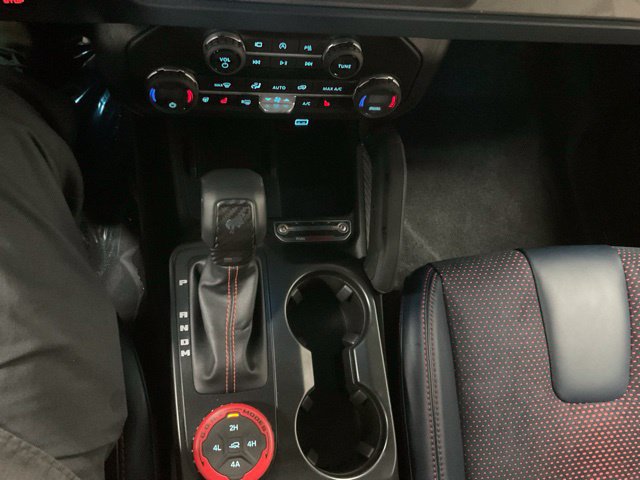 Used 2025 Ford Bronco Raptor AWD/4WD image 18