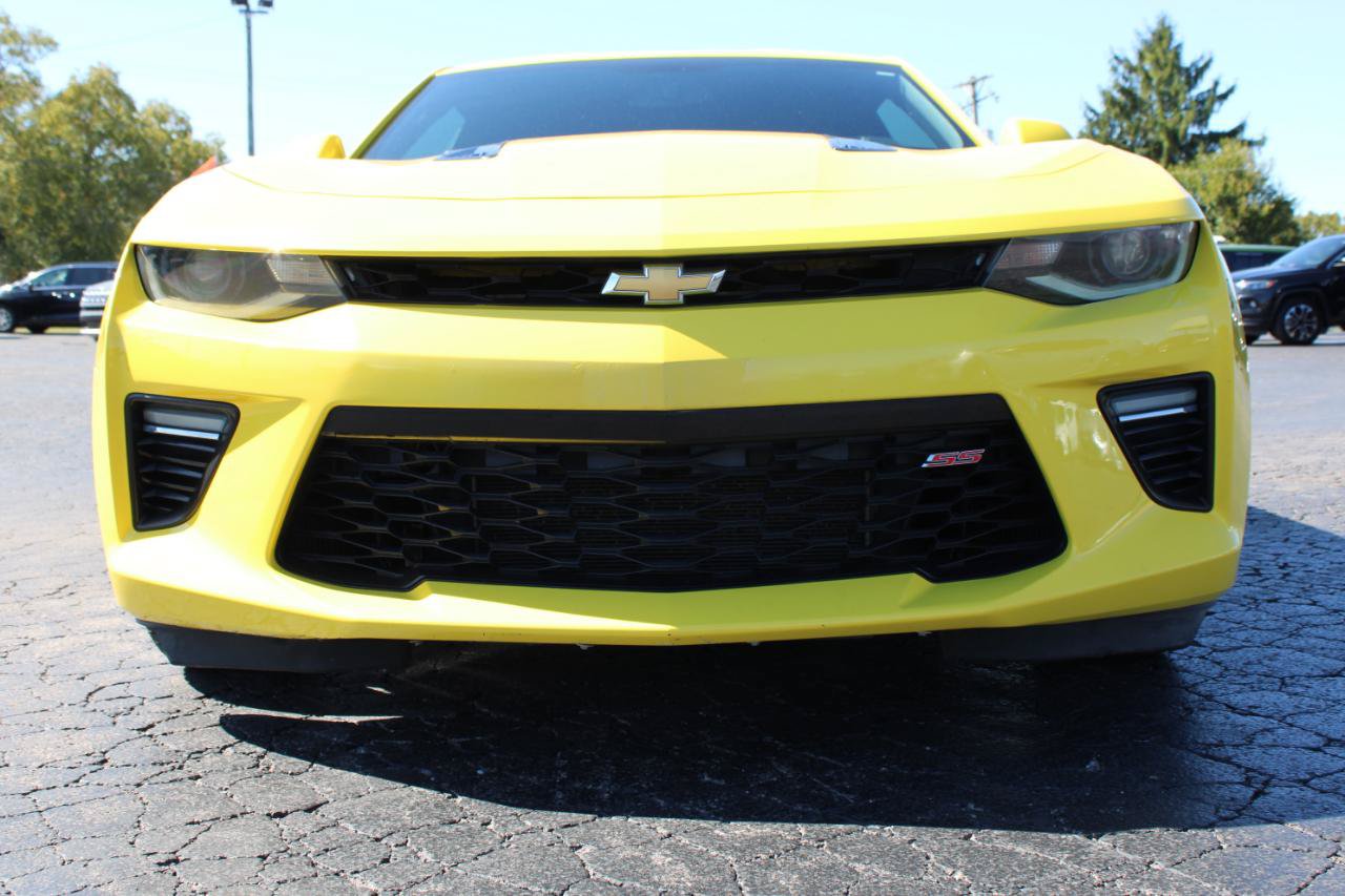 Used 2017 Chevrolet Camaro SS RWD image 2