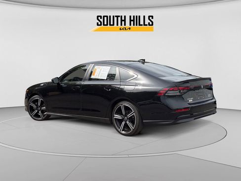 Used 2023 Honda Accord Sport image 3