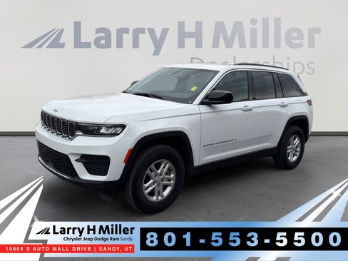 Used 2025 Jeep Grand Cherokee Laredo w/ Trailer Tow Package image 1