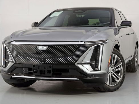 Used 2025 Cadillac Lyriq Luxury image 3