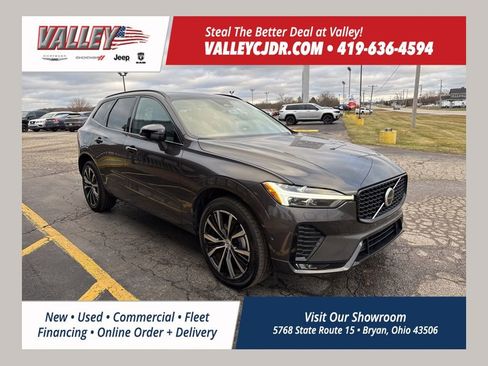 Used 2025 Volvo XC60 B5 Plus image 1