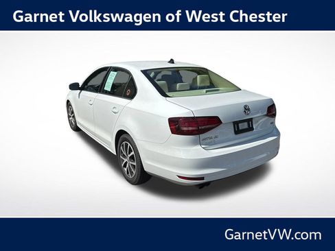 Used 2017 Volkswagen Jetta SE FWD image 3
