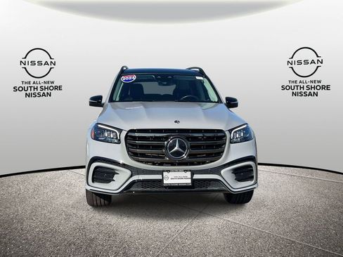 Used 2024 Mercedes-Benz GLS 580 4MATIC image 2