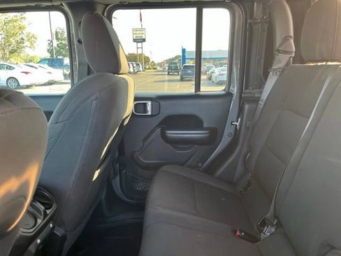 Used 2020 Jeep Gladiator Sport w/ Quick Order Package 24S AWD/4WD image 13