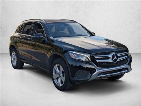 Used 2018 Mercedes-Benz GLC 350e 4MATIC image 3