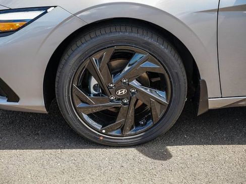 New 2026 Hyundai Elantra SEL Sport FWD image 11