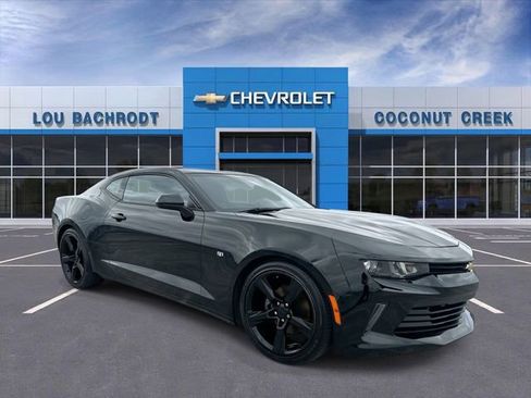 Used 2018 Chevrolet Camaro LT RWD image 2