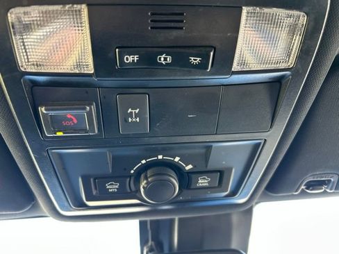 Used 2020 Toyota Tacoma TRD Off-Road w/ Technology Package AWD/4WD image 18