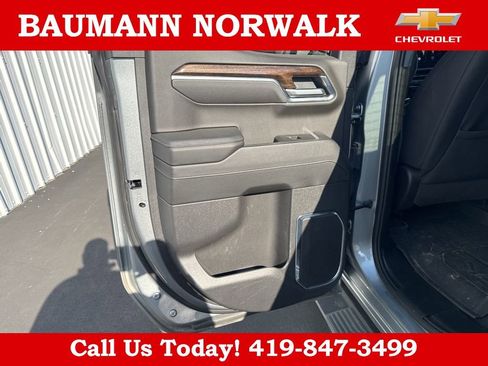 Used 2025 GMC Sierra 1500 Elevation w/ Preferred Package image 11