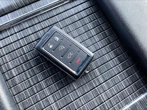 Used 2024 Jeep Wagoneer Series II AWD/4WD image 36