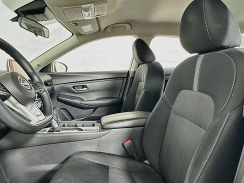 Used 2024 Nissan Sentra SV FWD image 9