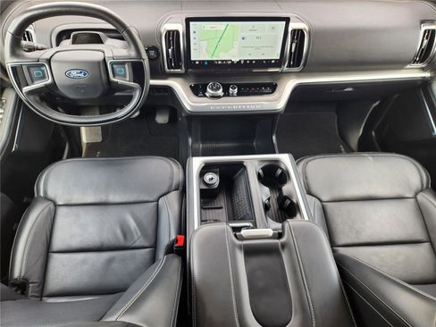 Certified 2025 Ford Expedition Platinum w/ Driver's Package AWD/4WD image 34